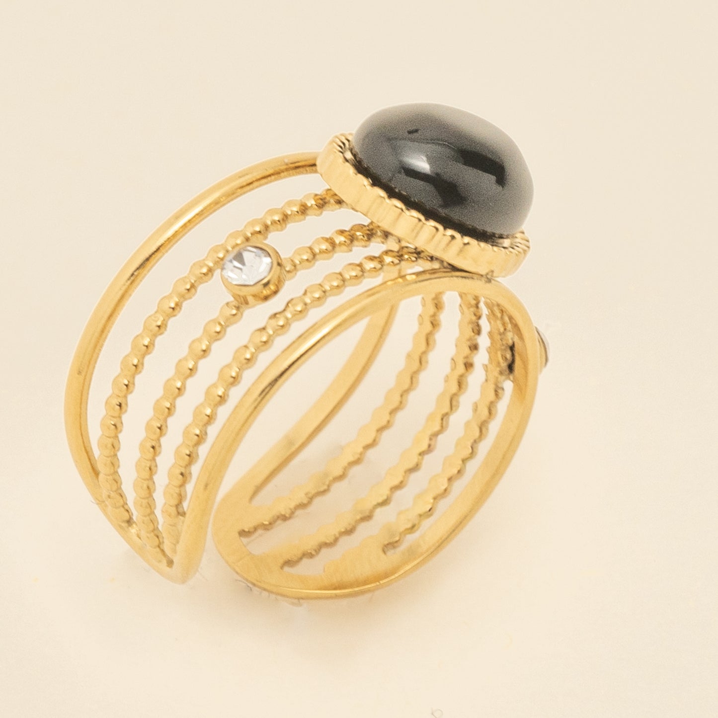 Bague dorée pierre noire ajustable – acier inoxydable waterproof