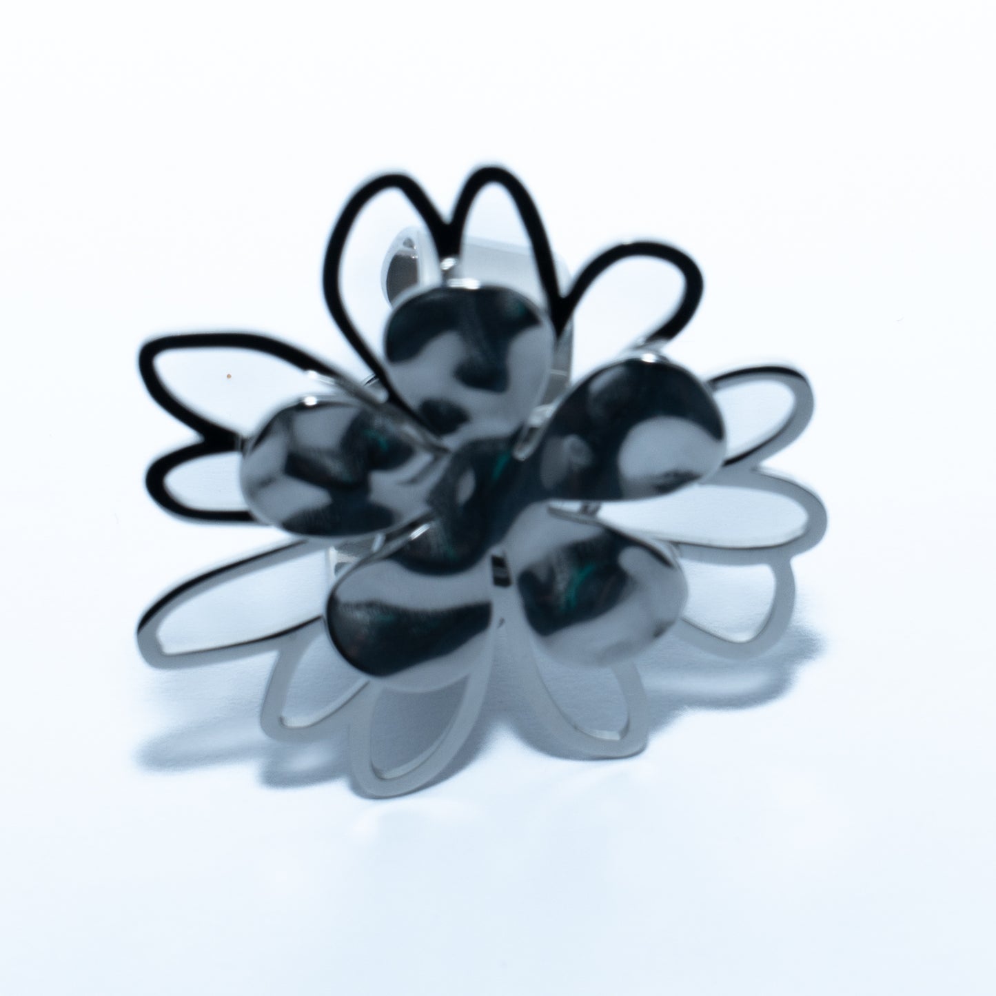 Bague argentée ajustable design fleur romantique en acier inoxydable waterproof