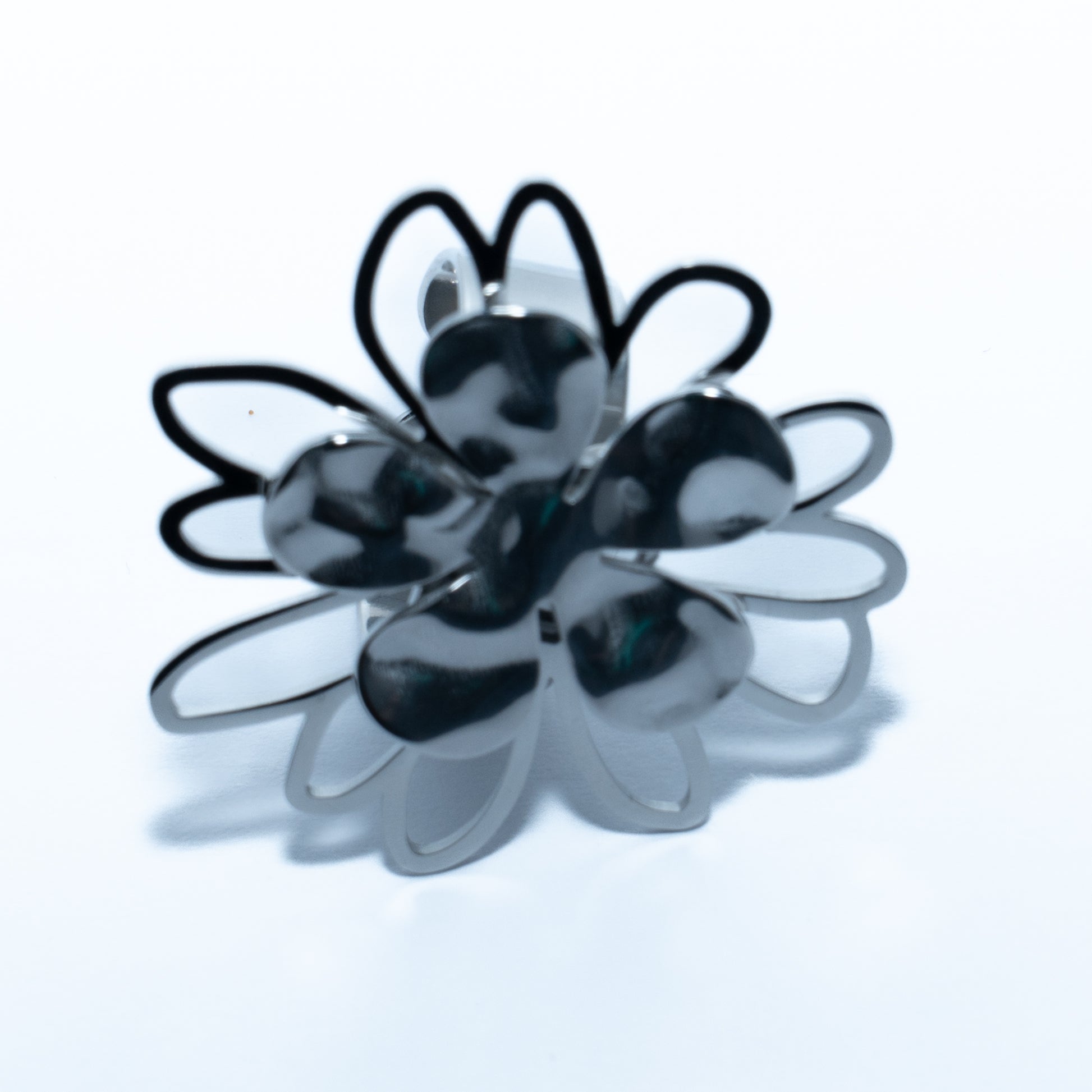 Bague argentée ajustable design fleur romantique en acier inoxydable waterproof