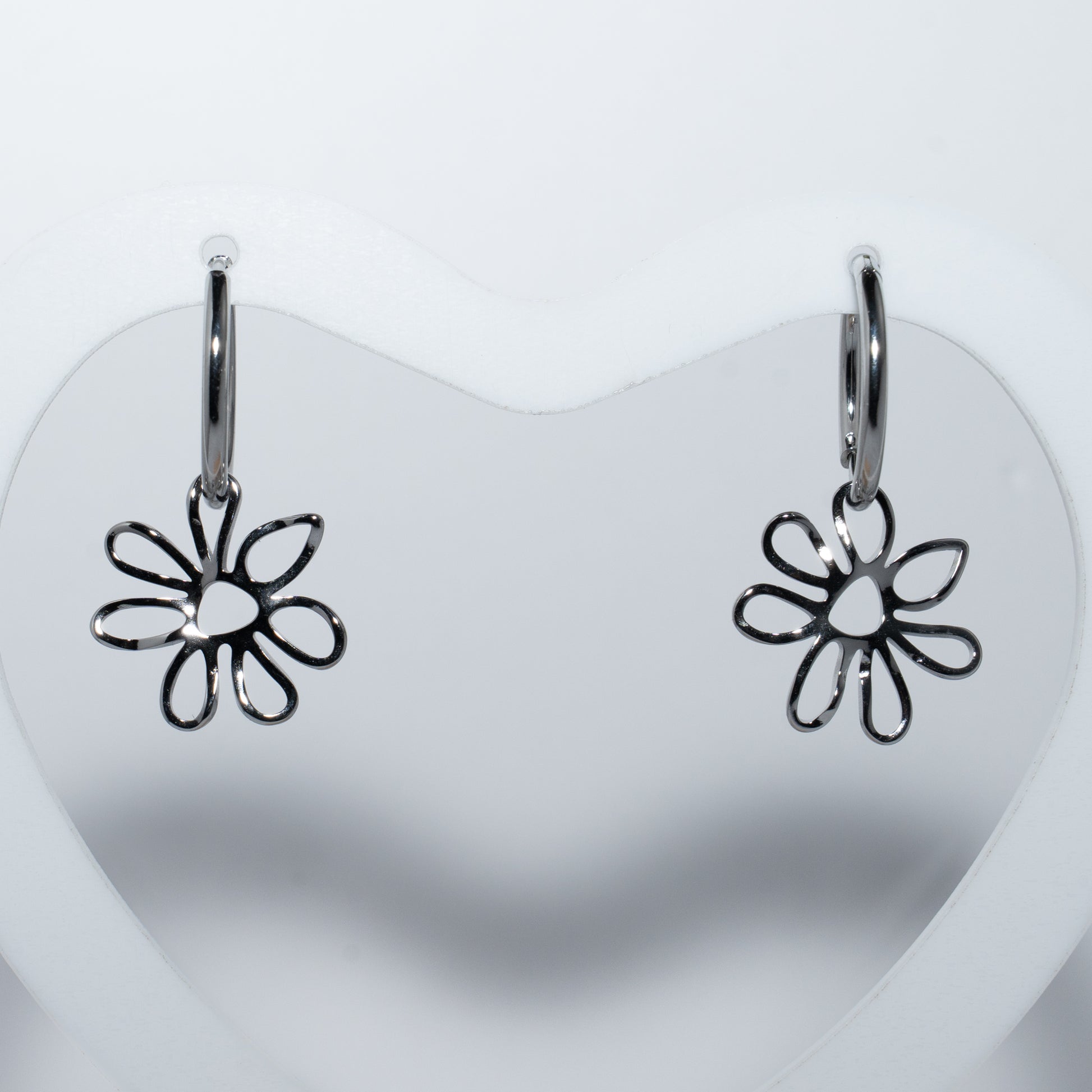 Boucles d'oreilles argentées design fleur en acier inoxydable waterproof