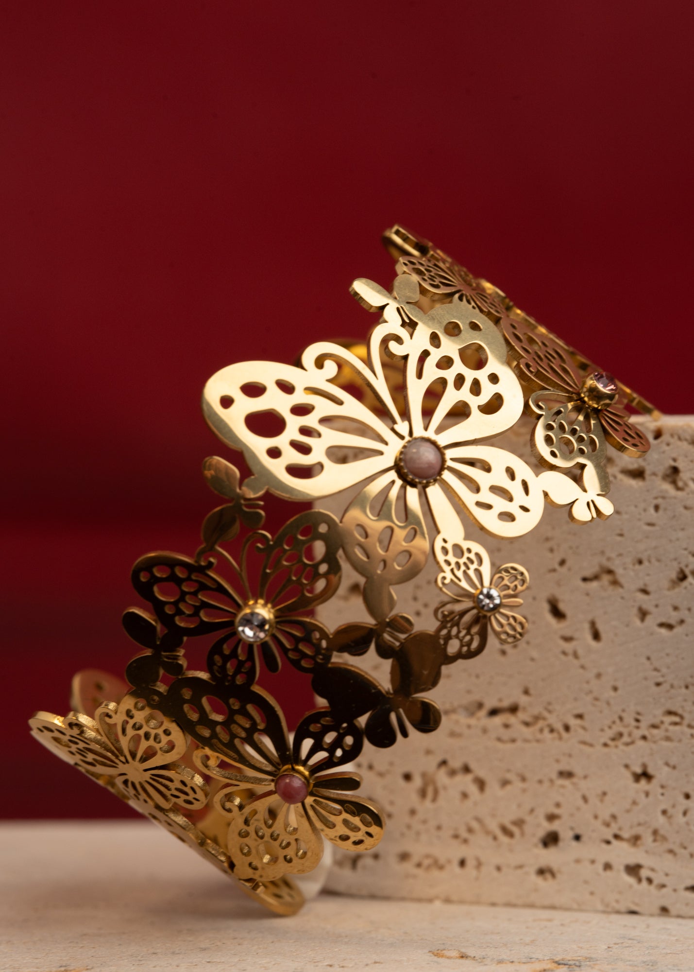 Bracelet papillons dorés ajourés pierres scintillantes – acier inoxydable waterproof